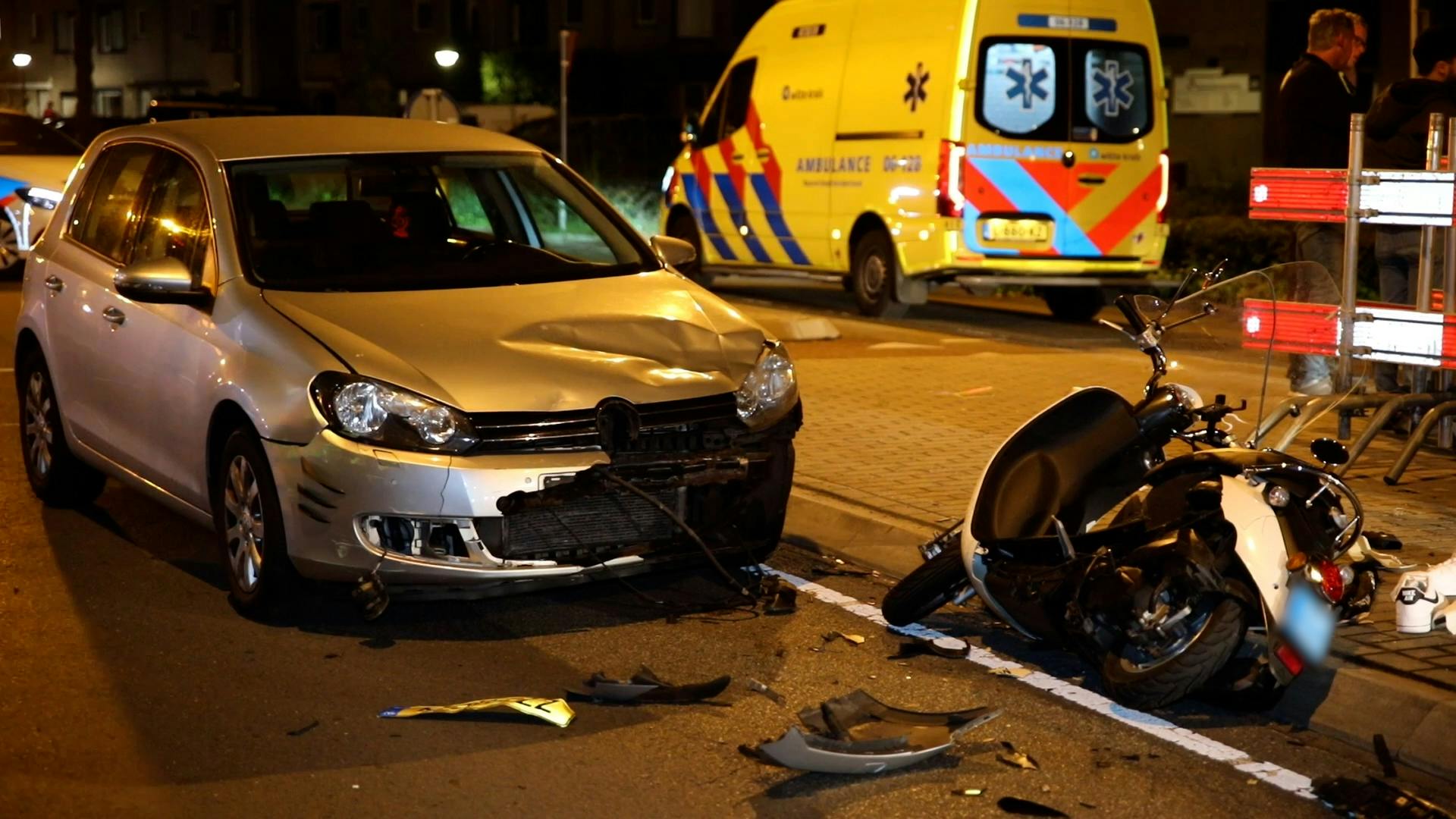 Scooterrijder Raakt Gewond Bij Botsing Met Auto In Apeldoorn